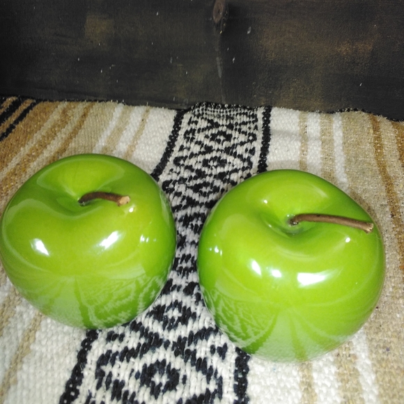 GLASS APPLES SET OF 2 SIZE OF REAL APPLES HOME DECOR - Picture 9 of 9